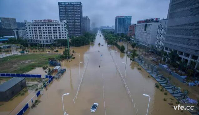 嚴重內澇中城市道路 嚴重內澇中城市道路