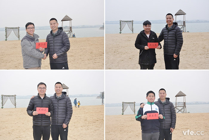 徐總給獲獎團隊頒獎 徐總給獲獎團隊頒獎